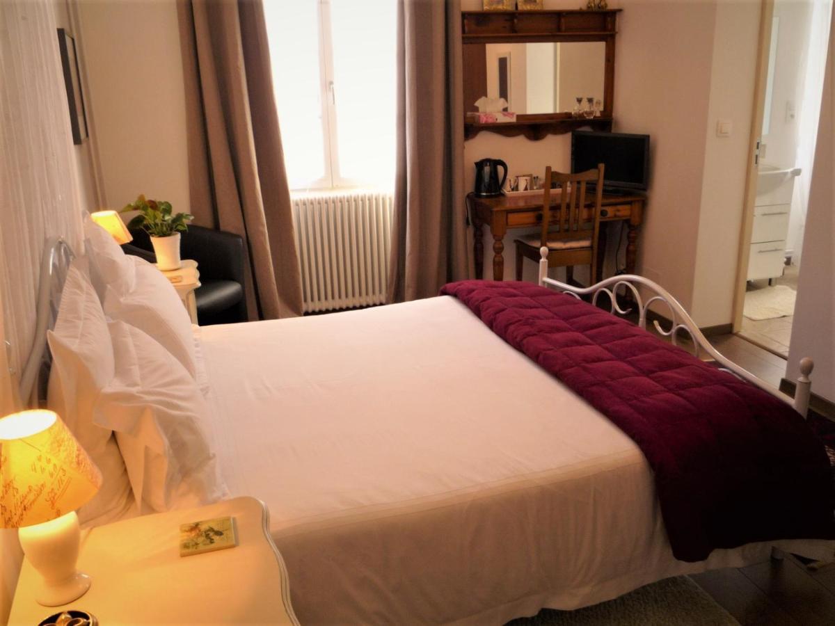 Chez Edell Bed & Breakfast Монпазие Екстериор снимка