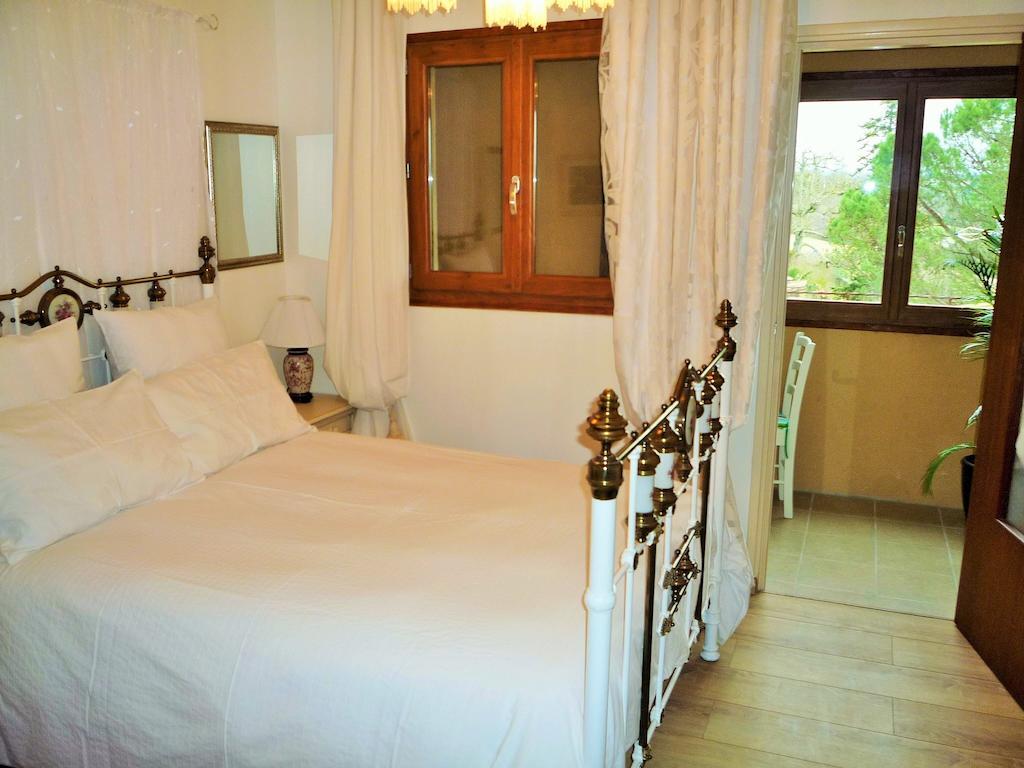 Chez Edell Bed & Breakfast Монпазие Стая снимка
